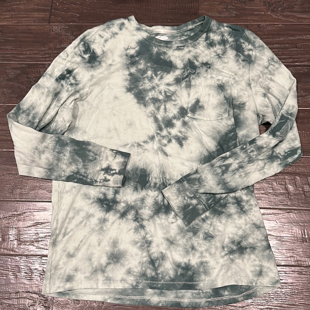 Old navy long sleeve shirt